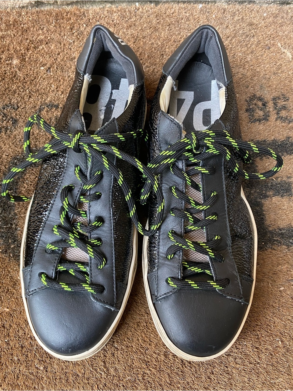 P448 Jack Low Top Sneakers Black / Neon Yellow Laces EU 40 - Like New! - Picture 4 of 11